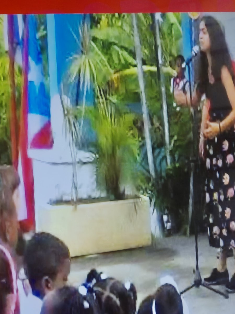 AzuliaZula's tweet photo. @AGutierrezColon en Cuba adiestrado niños 
Quien cree que le pagó eso? https://t.co/piHVRTDrZD