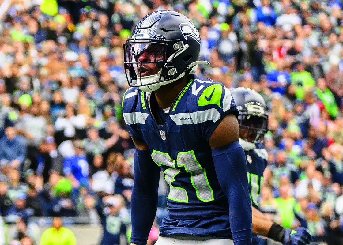 SeattleONTap's tweet photo. These are the highest paid CBs in the NFL per year after the new Ward contract.

🏈 Denzel Ward: $31.1M
🏈 Trent McDuffie: $31M
🏈 Sauce Gardner: $30.1M
🏈 Derek Stingley Jr.: $30M

Do you think the Seahawks should offer Devon Witherspoon over $31.1M a year and just get it done? https://t.co/zaqLywPhMS