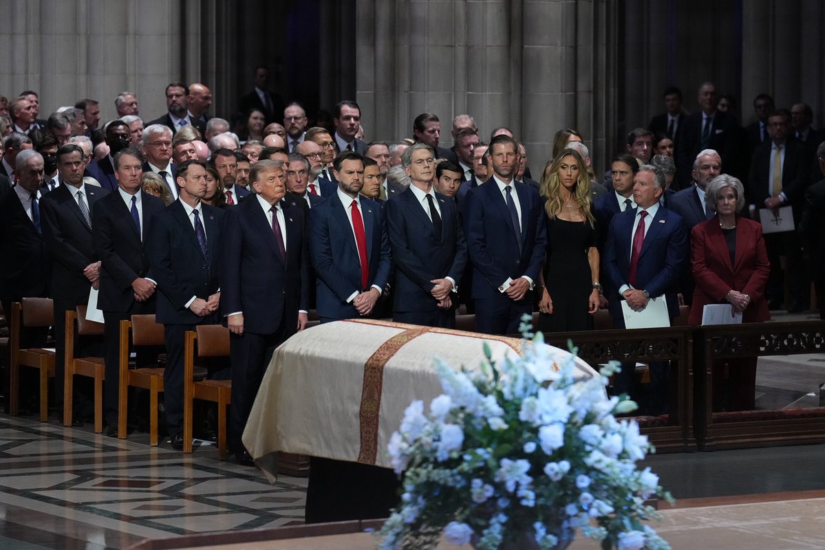 alexstubb's tweet photo. Minulla oli kunnia osallistua senaattori Lindsey Grahamin hautajaisjumalanpalvelukseen Washingtonissa. 
 
Lindsey oli transatlanttisen yhteistyön vahva puolustaja sekä vankka Naton ja Ukrainan tukija. Teimme läheistä yhteistyötä.
 
Kiitos, Lindsey, sitoutumisestasi Yhdysvaltojen ja Euroopan yhteyden vahvistamiseen. Jäämme syvästi kaipaamaan sinua. 
- 
 
Jag hade äran att delta i minnesgudstjänsten för senator Lindsey Graham i Washington.
 
Lindsey var en sann transatlantiker och en stark anhängare av Nato och Ukraina. Vi arbetade nära tillsammans.
 
Tack, Lindsey, för ditt engagemang för att stärka banden mellan USA och Europa. Vi kommer att sakna dig djupt.