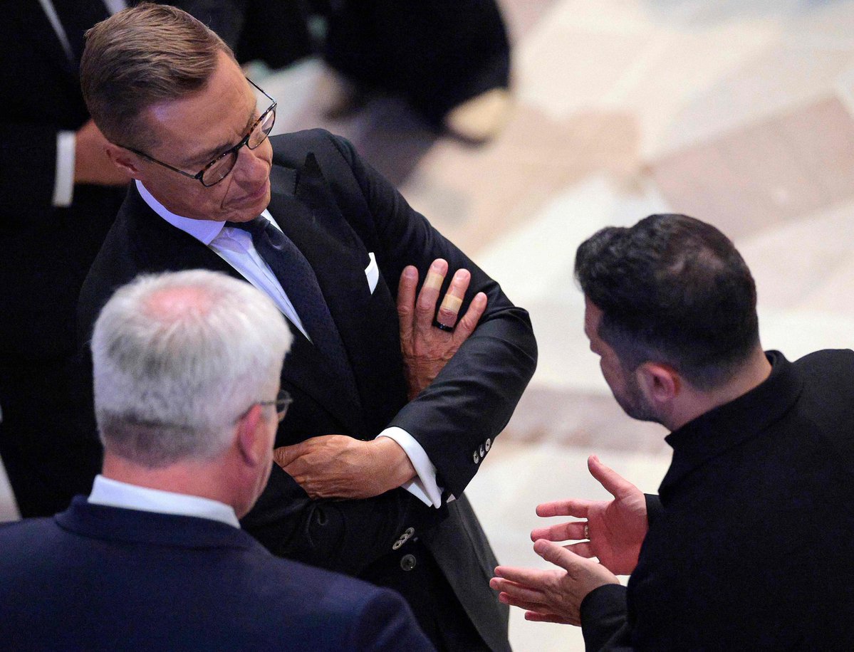 alexstubb's tweet photo. Minulla oli kunnia osallistua senaattori Lindsey Grahamin hautajaisjumalanpalvelukseen Washingtonissa. 
 
Lindsey oli transatlanttisen yhteistyön vahva puolustaja sekä vankka Naton ja Ukrainan tukija. Teimme läheistä yhteistyötä.
 
Kiitos, Lindsey, sitoutumisestasi Yhdysvaltojen ja Euroopan yhteyden vahvistamiseen. Jäämme syvästi kaipaamaan sinua. 
- 
 
Jag hade äran att delta i minnesgudstjänsten för senator Lindsey Graham i Washington.
 
Lindsey var en sann transatlantiker och en stark anhängare av Nato och Ukraina. Vi arbetade nära tillsammans.
 
Tack, Lindsey, för ditt engagemang för att stärka banden mellan USA och Europa. Vi kommer att sakna dig djupt.