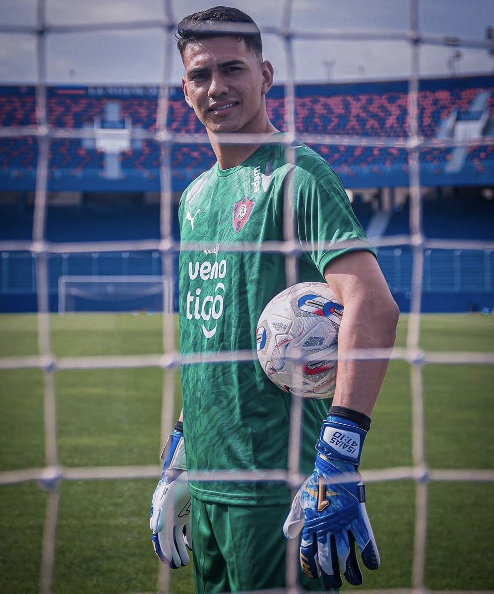 sebassbarrios's tweet photo. ¿Lo digo? Lo digo.

Ángel Martínez debe ser el arquero titular de Cerro Porteño.

Son dos partidos SEGUIDOS en donde Manuel Roffo comete errores garrafales. Se notan sus limitaciones. https://t.co/DJDiYJwe9L