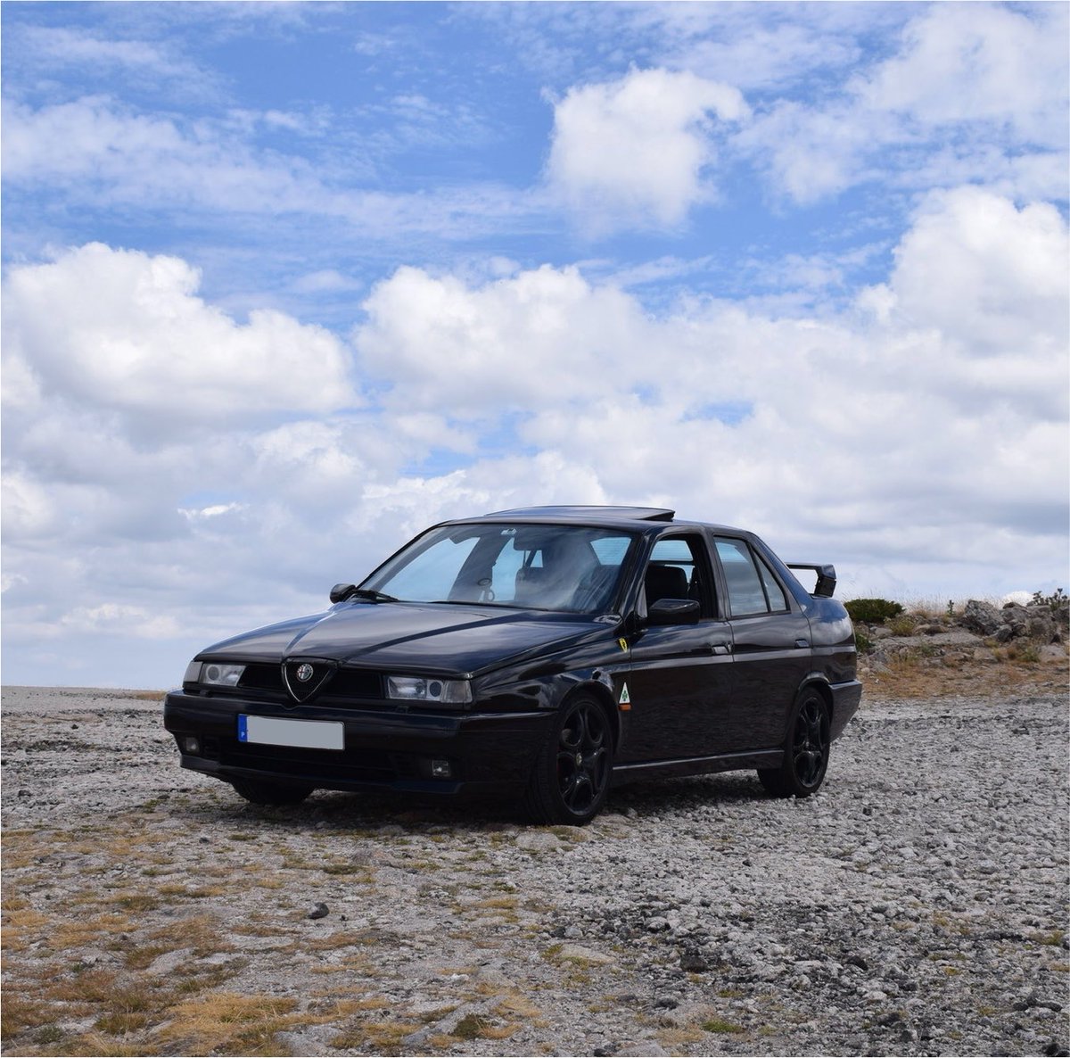 Nerexbcd's tweet photo. Sona vs What U Drive
(No suit yet, but)

Alfa Romeo 155 https://t.co/lGhskDc5wJ