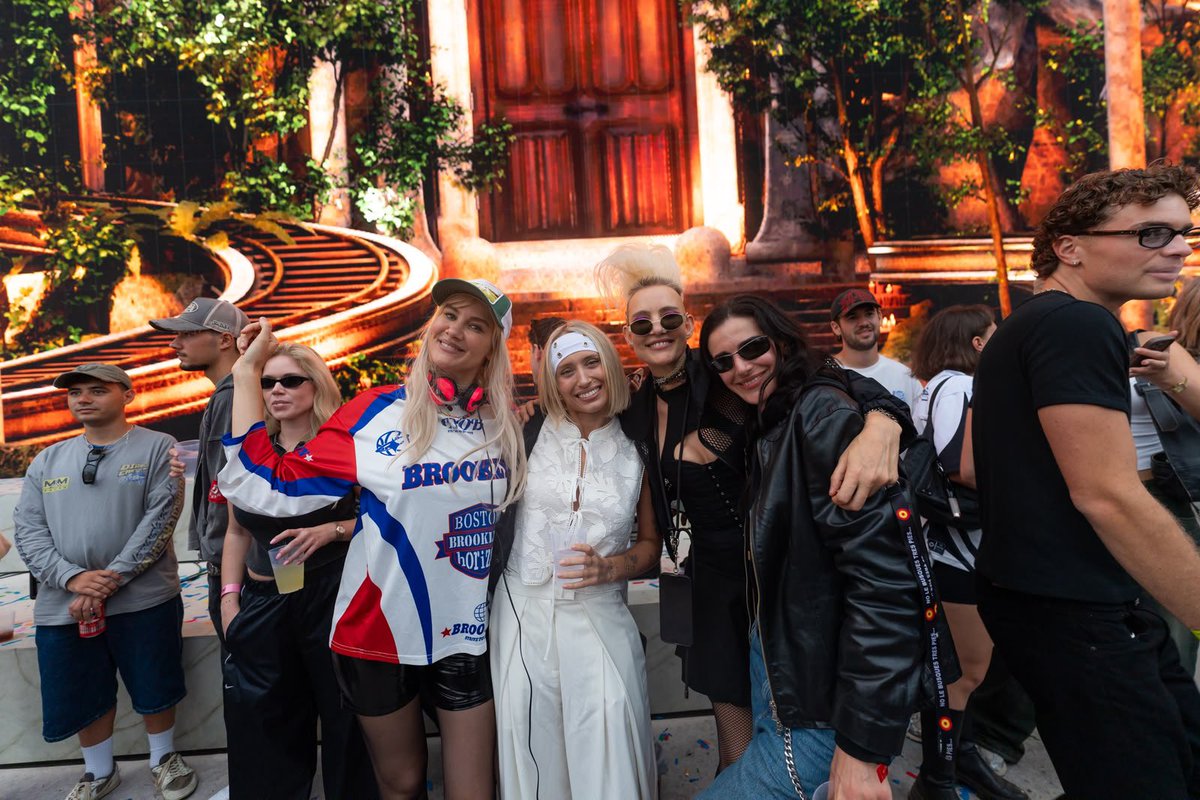 nervomusic's tweet photo. @tomorrowland 2026 W2 at THE LIBRARY looked something like this ❤️🦋🔥✨👯‍♀️💖💖💥💥📚📚

Still trying to process the energy of these couple of weekends… 🥹 Thank you so much Tomorrowland for another absolutely epic experience and for always creating the most magical place for us to connect, dance and creating the most beautiful memories every single year 🥰  Every single time we come here, we’re reminded how lucky we are to live these moments with all of you 🫶✨ … hearts are completely full right now❤️❤️

UNTIL NEXT YEAR 🥰🥰🔥🔥