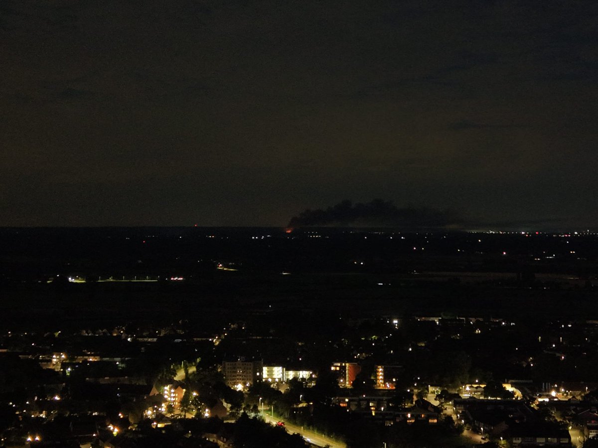 Grote brand zichtbaar vanuit Zutphen