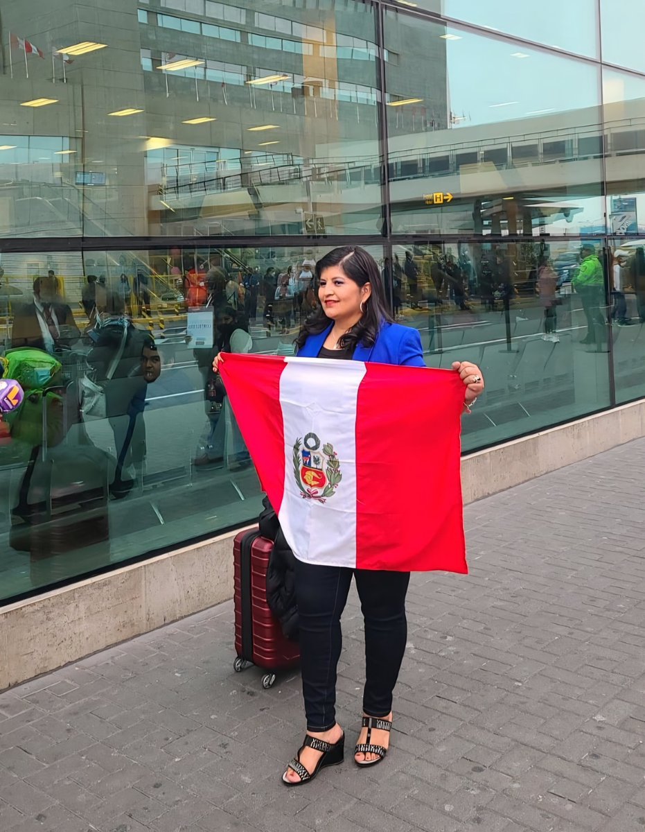 aracelyquispen's tweet photo. Desde mi historia entendí que ningún origen limita lo lejos que podemos llegar. Celebremos la resiliencia y la fuerza de nuestra gente. Con disciplina y trabajo, no hay meta inalcanzable. ¡Arriba el Perú hoy y siempre! 🇵🇪
#FiestasPatrias #OrgulloPeruano #OrgulloNacional #SueñaEnGrande