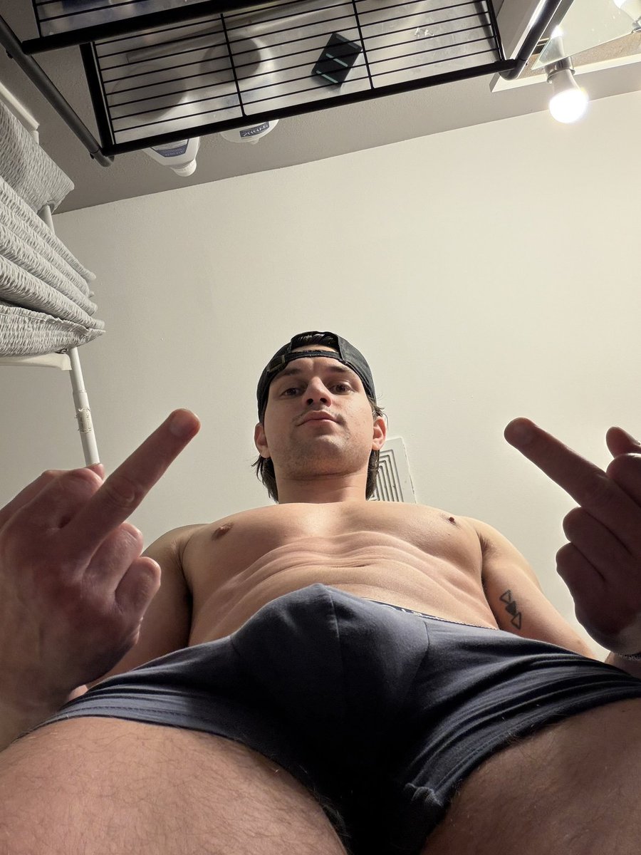 TheAlphalvann's tweet photo. Pathetic https://t.co/wBiDyPXwJu