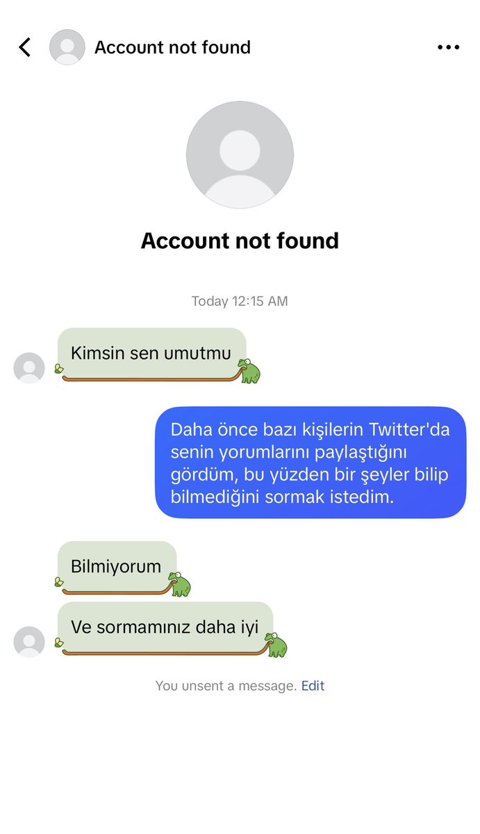 kagvnc's tweet photo. Setten biri ve yetimhane çocuklarından birini oynayan TikToker doğruladı: Çağan kayıt bitince Ceren’le konuşmuyor. Yapım ekibinden mutsuz, Ceren’e çok soğuk davranıyor ve hatta Denizcan’a bağırmış. Kanıtları sildirdiler ama gerçek tamamen ortada.
#daha17 #arley #teoden https://t.co/1IvPq4kfSf
