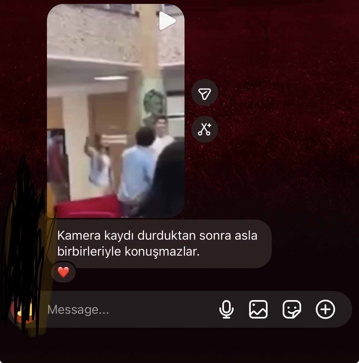 kagvnc's tweet photo. Setten biri ve yetimhane çocuklarından birini oynayan TikToker doğruladı: Çağan kayıt bitince Ceren’le konuşmuyor. Yapım ekibinden mutsuz, Ceren’e çok soğuk davranıyor ve hatta Denizcan’a bağırmış. Kanıtları sildirdiler ama gerçek tamamen ortada.
#daha17 #arley #teoden https://t.co/1IvPq4kfSf