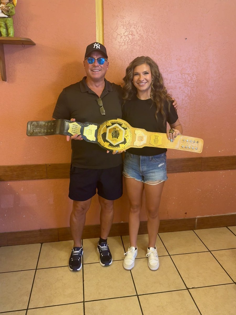 PrepNation_TV's tweet photo. #OKPrepStory: Tupelo Tiger Liz Sliger poses
with her 2026 Class B All State Award for Spring Slow Pitch Softball. Congratulations
to this amazing and hard working athlete.
#OKPreps #PNTV #PNTVElite #TigrrNation
#PNTVAllState #TupeloTigers https://t.co/g17qdsPatG
