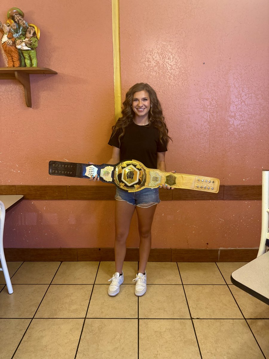 PrepNation_TV's tweet photo. #OKPrepStory: Tupelo Tiger Liz Sliger poses
with her 2026 Class B All State Award for Spring Slow Pitch Softball. Congratulations
to this amazing and hard working athlete.
#OKPreps #PNTV #PNTVElite #TigrrNation
#PNTVAllState #TupeloTigers https://t.co/g17qdsPatG