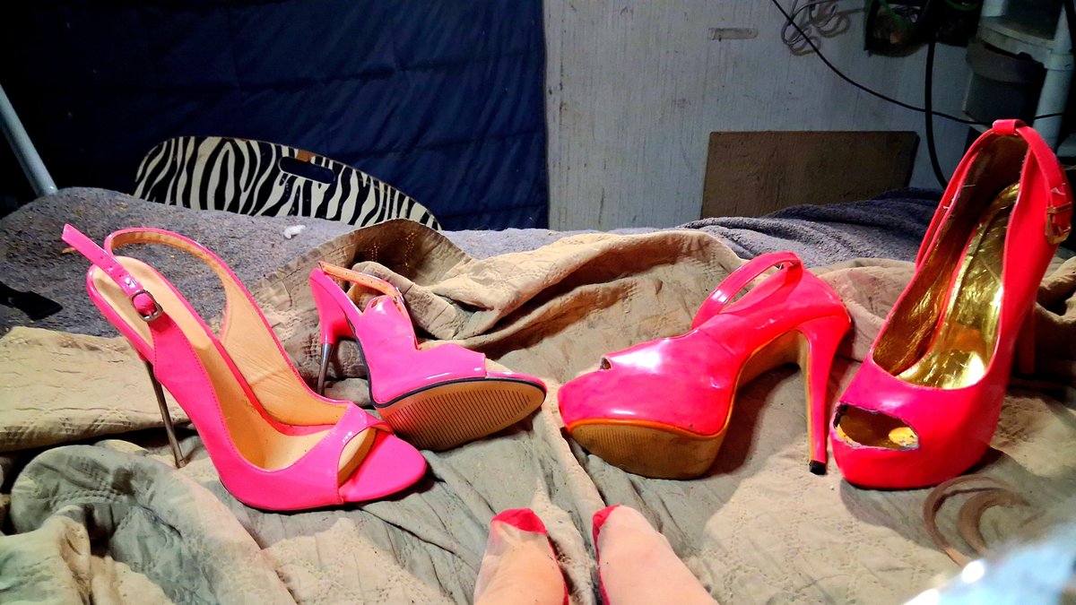 MoanaRenee's tweet photo. Problem making  decision on which heels will create more powerful orgasm during immediate, obsessive crossdressed masturbation as girl dressed extreme for fucking! Blown away by how crossdressing improves solo sex to compete with fucking when done all-out playing girl! https://t.co/aVQKsS26TO