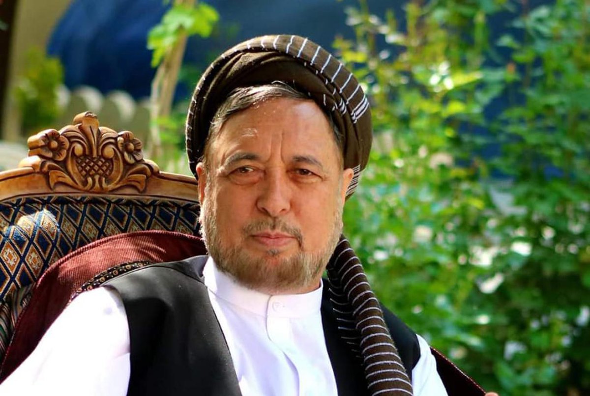 R_Asgari_'s tweet photo. این بربر بدوی مادون انسان 
پولشوی سپاه قدس 
در ایران کارش قاچاق طلا و ارز و سالانه هزاران دفترچه اقامت دریافت می کنه برای خدمت رسانی به وطن داران بربرش و البته به طور گسترده مشغول سرازیر کردن وطن داران  تروریست خود به ایران
چقدر ایران مظلوم خوار شده https://t.co/W73HNOpy4U