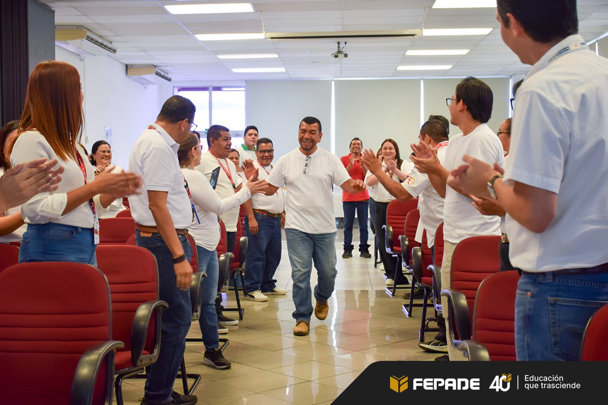 FEPADEsv's tweet photo. El pasado 24 de julio, decidimos que nuestros 40 años empezaran en casa, con las personas que los construyeron. Reconocimos a colaboradores que alcanzaron un milestone importante en su trayectoria.

#Fepade #EducaciónQueTrasciende #40años https://t.co/ezqPWUBtLZ