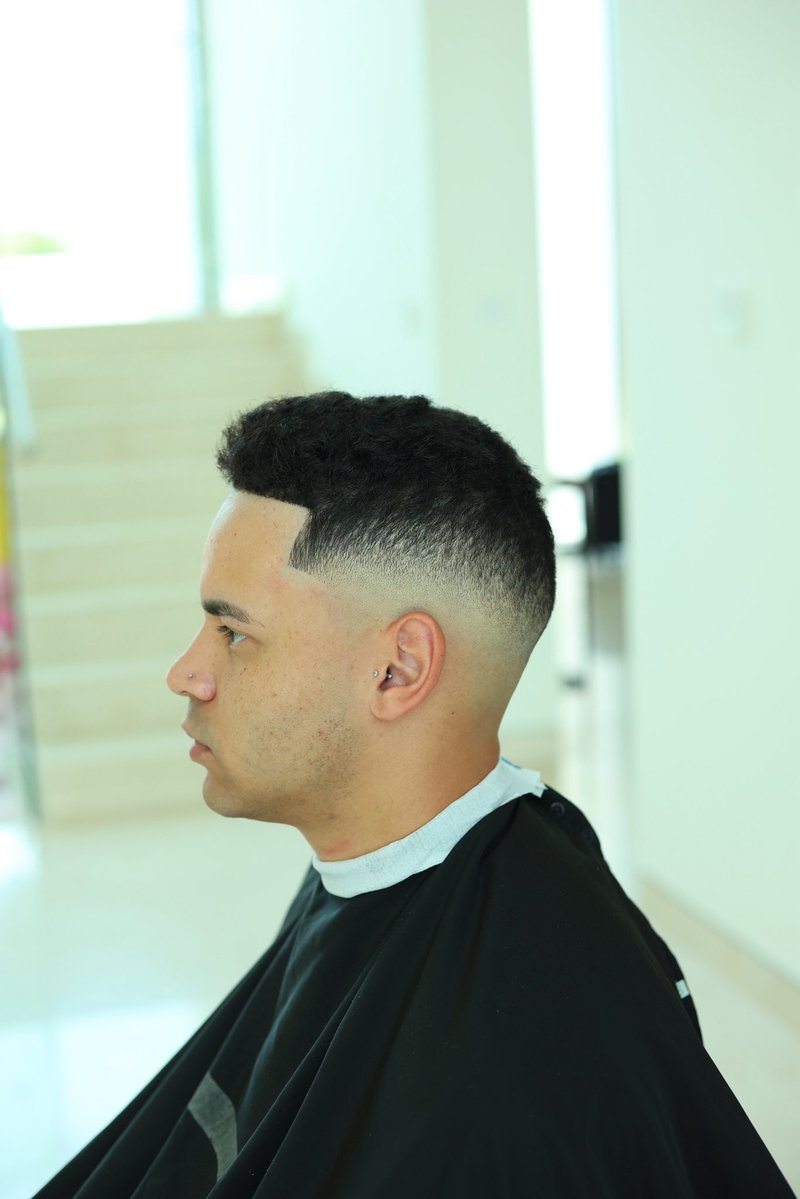 SkyBarber1__'s tweet photo. 💈💈💈 #skybarber1 https://t.co/jyTCOBwy8X