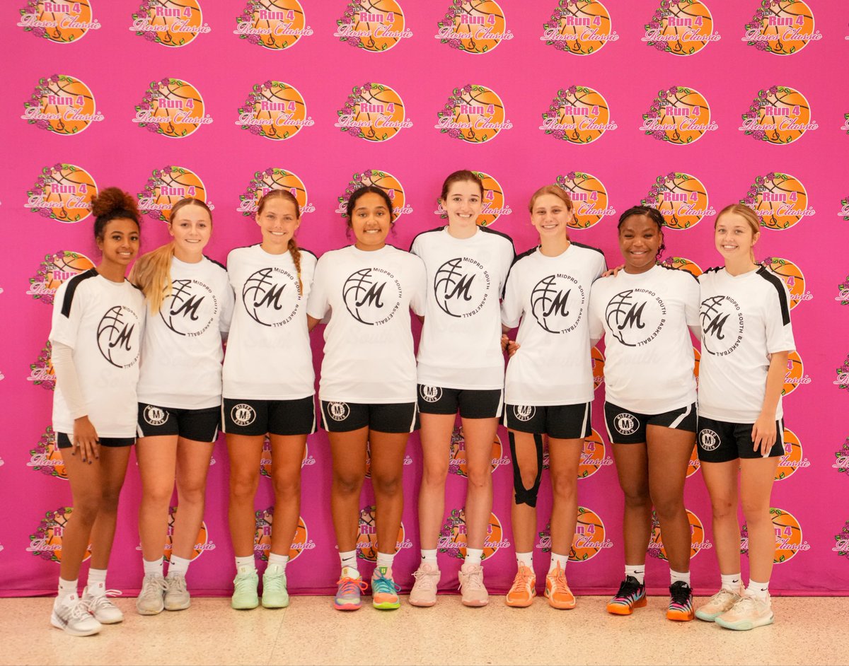 madeleine_ducey's tweet photo. What a great journey it’s been with this amazing group of girls. You guys made this experience so special and I’m so grateful. Thank you Coach Dre and Coach Tree for all of the work and time you’ve put into us to make us not only great players but great people. Thank you AAU🤞 https://t.co/weVaUNW88V