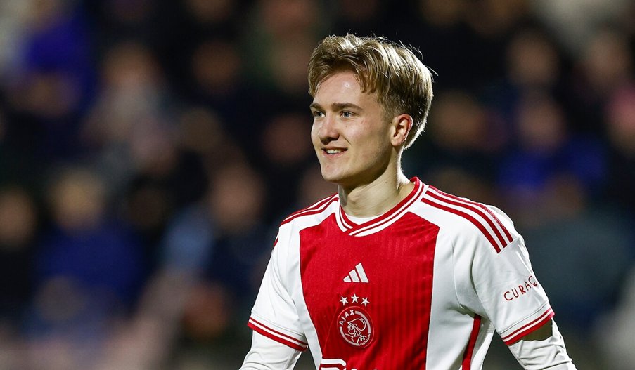 FutebolHolandes's tweet photo. Ajax empresta Julian Rijkhoff ao FC Andorra da segunda divisão da Espanha.

O jogador ficará emprestado até o final desta nova temporada.

Na temporada passada, ele estava emprestado ao Almere City FC. https://t.co/E1w2h7eP3N