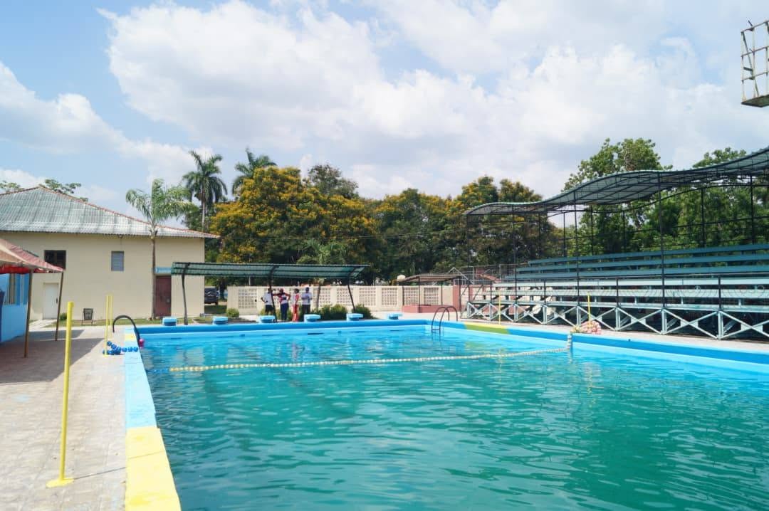 BarceloOrt92635's tweet photo. Así de linda quedó la piscina de la ciudad deportiva Vicente Quesada en #Bayamo para dar inicio al nuevo curso escolar.Aquí entrenan y dan clases varias especialidades acuáticas del deporte de nuestra provincia. Es una institución educativa del deporte con resultados relevantes. https://t.co/3SLtz4xA0A