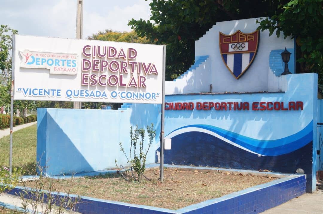 BarceloOrt92635's tweet photo. Así de linda quedó la piscina de la ciudad deportiva Vicente Quesada en #Bayamo para dar inicio al nuevo curso escolar.Aquí entrenan y dan clases varias especialidades acuáticas del deporte de nuestra provincia. Es una institución educativa del deporte con resultados relevantes. https://t.co/3SLtz4xA0A
