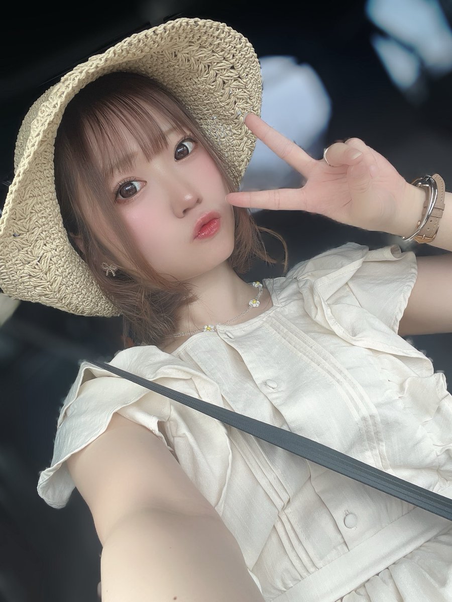 repiii_23's tweet photo. おはよう🔆

暑さに負けない‼️水分補給しっかり‼️ https://t.co/YWOEdm9GBU