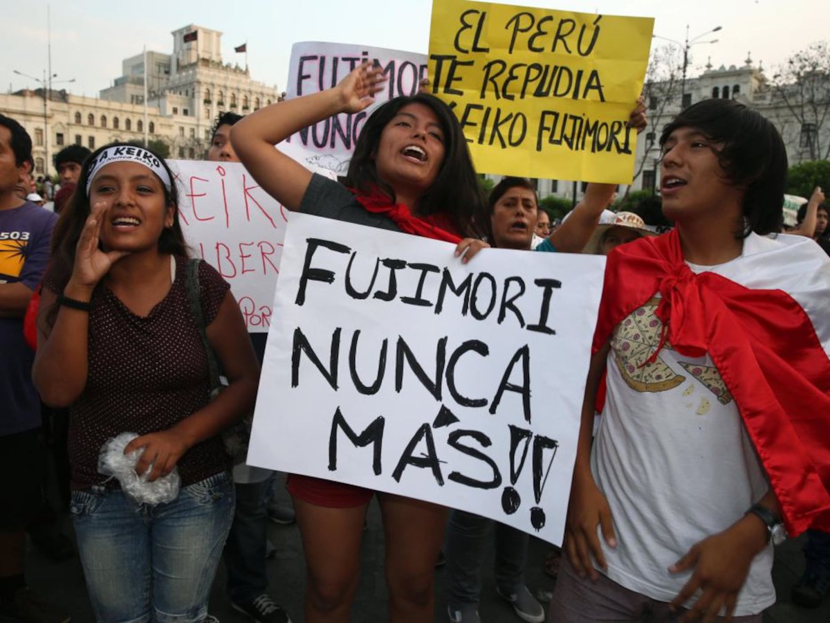 AnibalGarzon's tweet photo. Hoy ha sido investida la corrupta, exconvicta, e hija de un genocida, Keiko Fujimori como Presidenta del Perú tras unas elecciones llenas de irregularidades en su cuarto intento. Veremos si acaba su mandato, el pueblo peruano no callará https://t.co/SrOgaObS0R