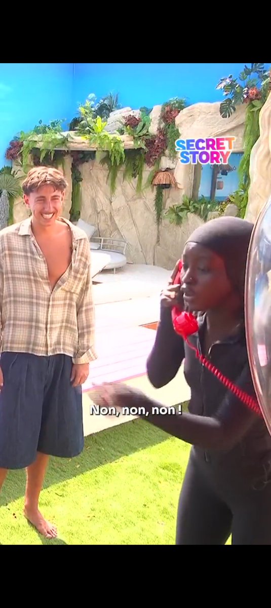 Lu123353's tweet photo. Ma théorie: Mags et Robin se sont mis d'accord pour esquiver les caméras et ne pas afficher leur couple au grandjour. Ils ont missionné Greta et Malo pour dissiper nos doutes( rapprochement mag malo) Mais en réalité la nuit, ça vit comme un couple marié.#SecretStory https://t.co/G7HXBT9WNE