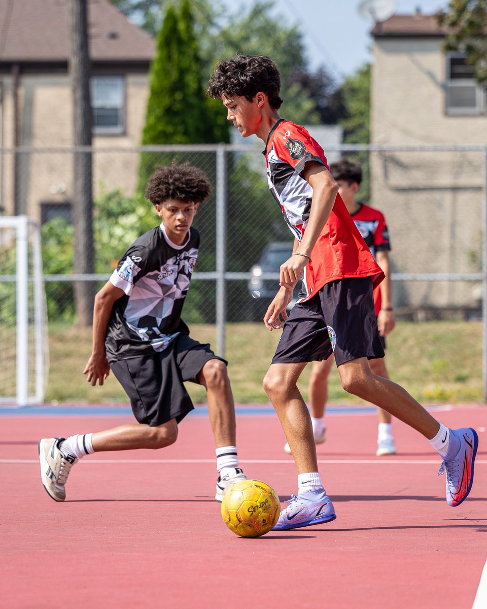 solofthecities's tweet photo. Thank you to Dan and the @SendaAthletics team for investing in real community programming through your partnership with Sol of the Cities. Your support helps young people access meaningful opportunities on the court and beyond. ⚽🤝

#SolOfTheCities #SendaAthletics https://t.co/ZGUi5nJlpq