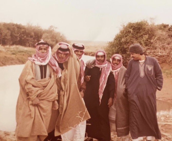 KUhd2222's tweet photo. الوسيم خالد عبدالرحمن في شبابه https://t.co/8qVzNLJ17c