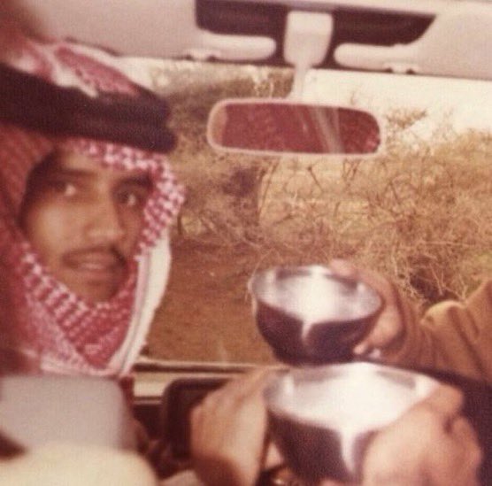 KUhd2222's tweet photo. الوسيم خالد عبدالرحمن في شبابه https://t.co/8qVzNLJ17c