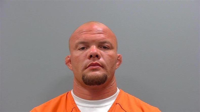 MMAFullMount's tweet photo. 🚨 BREAKING: Anthony Smith arrested on charges of domestic violence, terroristic threats, and false imprisonment. https://t.co/dSrLlRVq3H