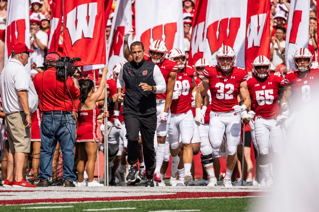 OwenTCFB's tweet photo. If I had to pick one true dark horse in the Big Ten this season, it’s Wisconsin.

Luke Fickell finally has a roster that fits what he wants to do, and if the offense takes the step many expect, the Badgers could end up in the Top 25. https://t.co/fKAWOX7VUY
