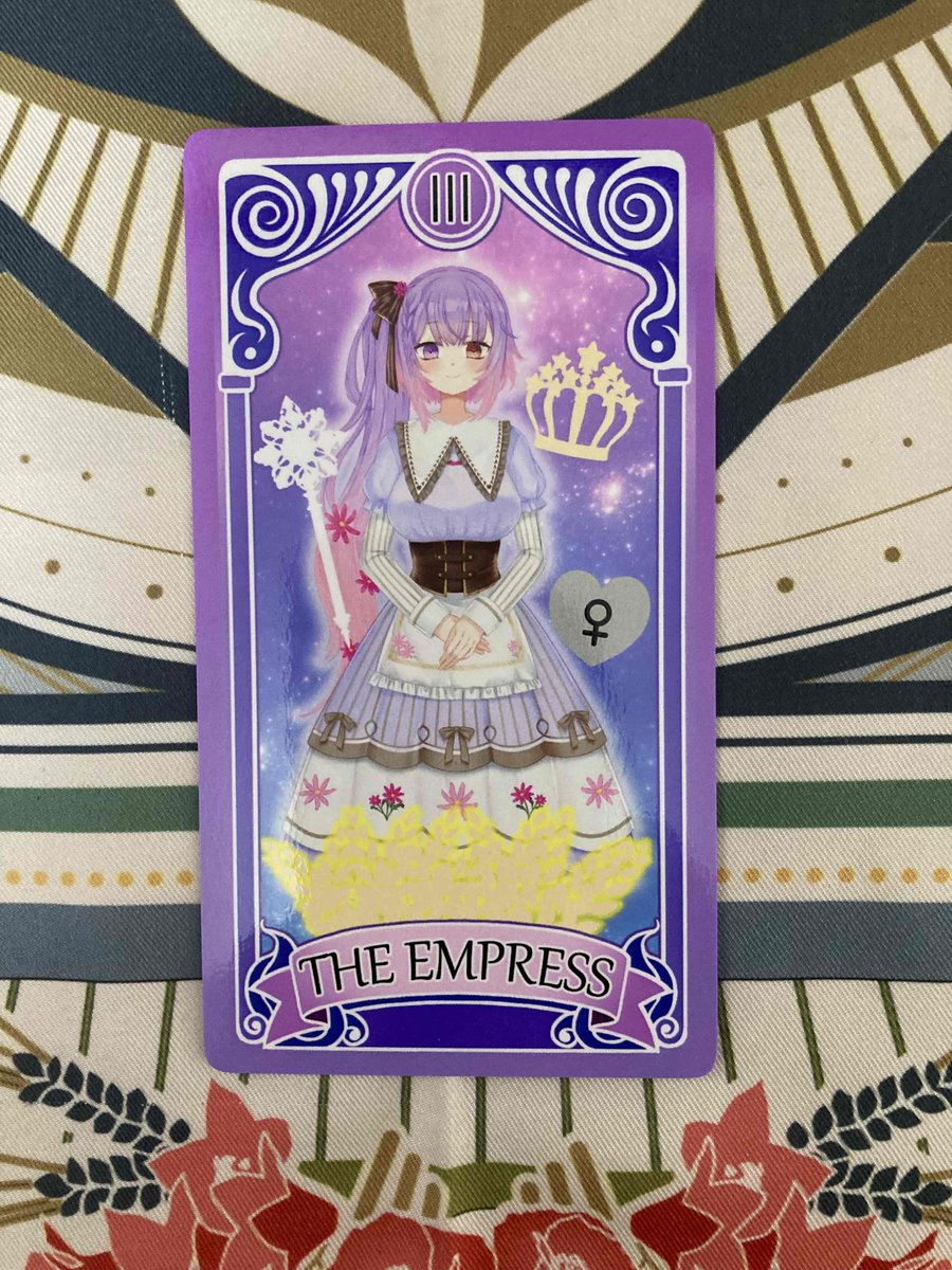 virot_card's tweet photo. 🔮本日のカードは女帝の正位置。

　実り豊かな週末になりそうです。
心に余裕ができそうなので愛ある言葉を口にしてください。

※使用しているのは、23人のVtuber・Vライバーと制作したオリジナルタロットです🔮
詳細は固ツイをチェック!✅
#Virot週末占い https://t.co/COsLMYo01D
