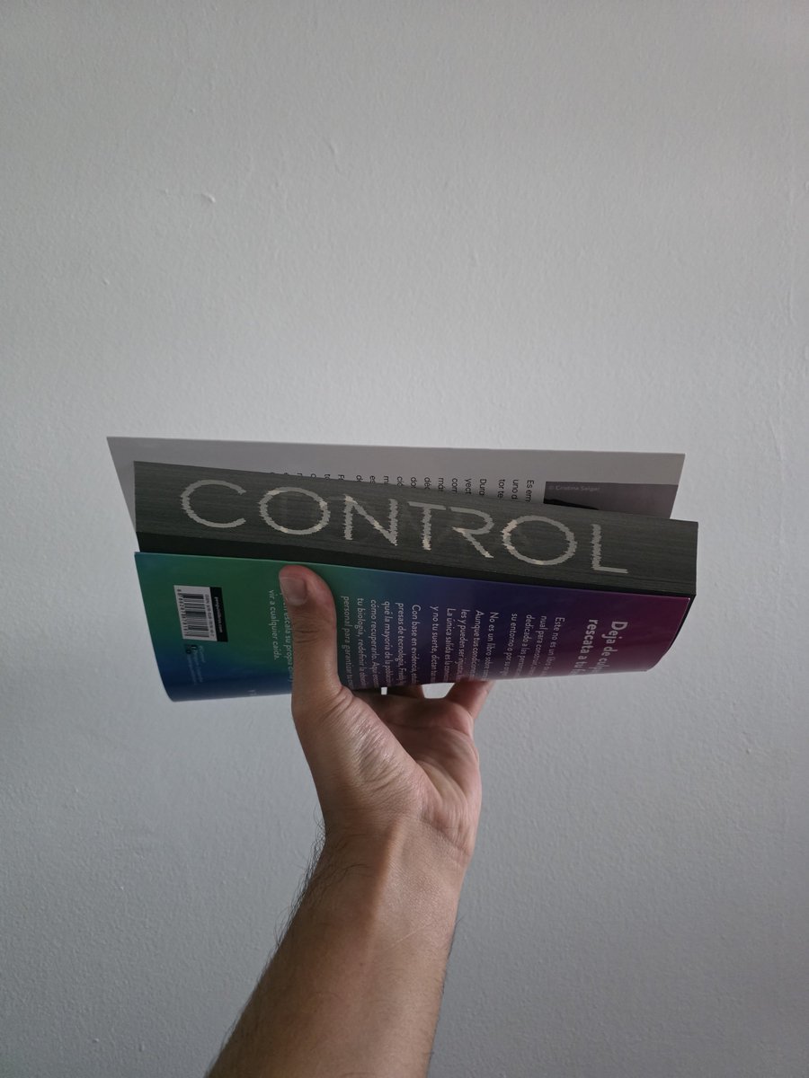 Esteban_Bog's tweet photo. Qué hp libro el de @freddyvega. Frases crudas y concisas que se sienten como esa cachetada de realidad necesaria para aterrizar, motivarse y comerse el mundo. Y todo como tiene que ser, con hechos, datos y contado con una buena historia. 

Gracias!🧠🤯 https://t.co/EOODGZ3fuR