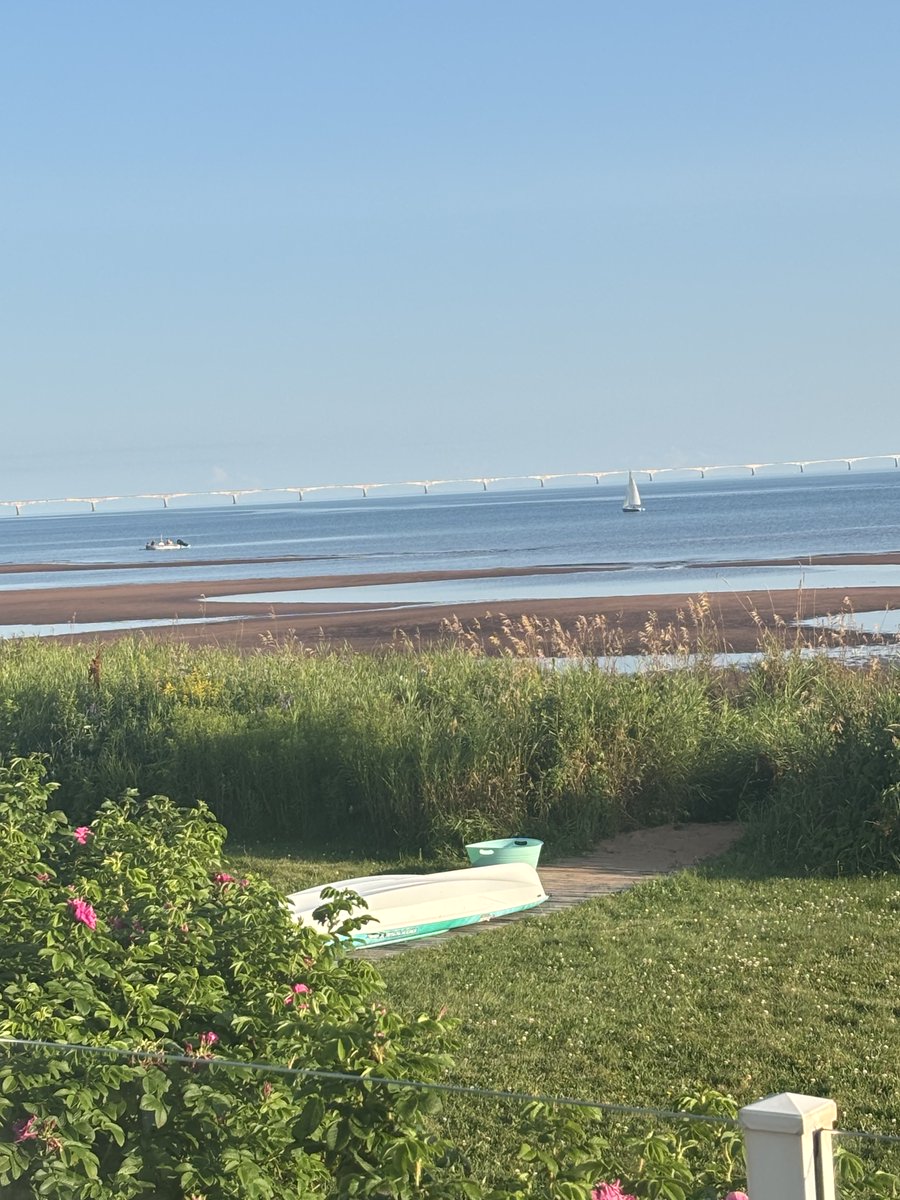 DougMaclean's tweet photo. PEI tonight! https://t.co/M9nlVTC8y2