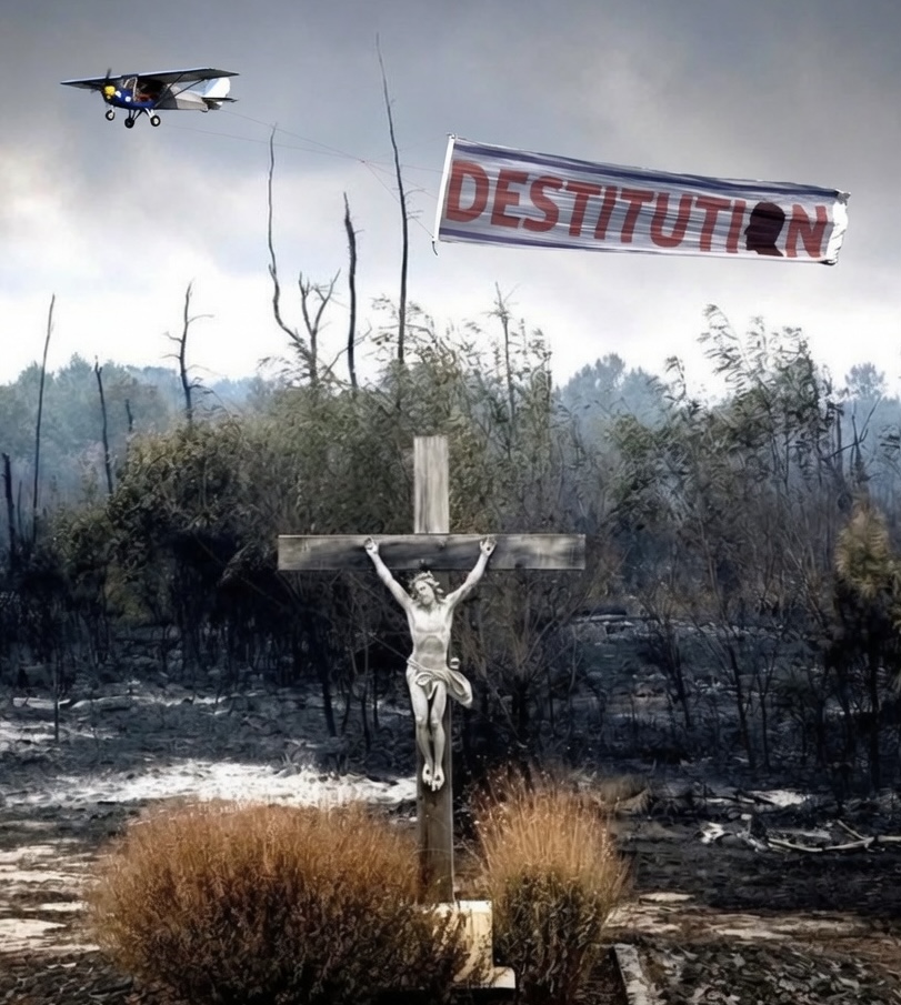 David_vanH's tweet photo. « Les flamme de l’Enfer ne pourront rien contre moi »

D’après Mathieu 16.18

Moi, petit pilote de la Banderole Destitution, miraculeusement sauvée plage des Rosaires le 13 juillet 2025

je dois ma vie à Jésus qui m’a sauvé d’un crash et de la noyade

Alors cette image me parle :

Ce crucifix sauvé des feux, a résisté tout seul à deux incendies qui ont tout dévasté 

Hommage au Roi des Rois !

Inclinons-nous devant le Dieu d’Amour 

Ce divin symbole nous dit : les flammes de son cœur brûlant d’amour arrêtent les flammes de l’enfer ❤️‍🔥
—
L’image est une composition, de ce que je vis dans mon cœur, en mission pour encourager la Résistance, pour la Libération, avec la banderole #Destitution miraculeusement sauvée des eaux