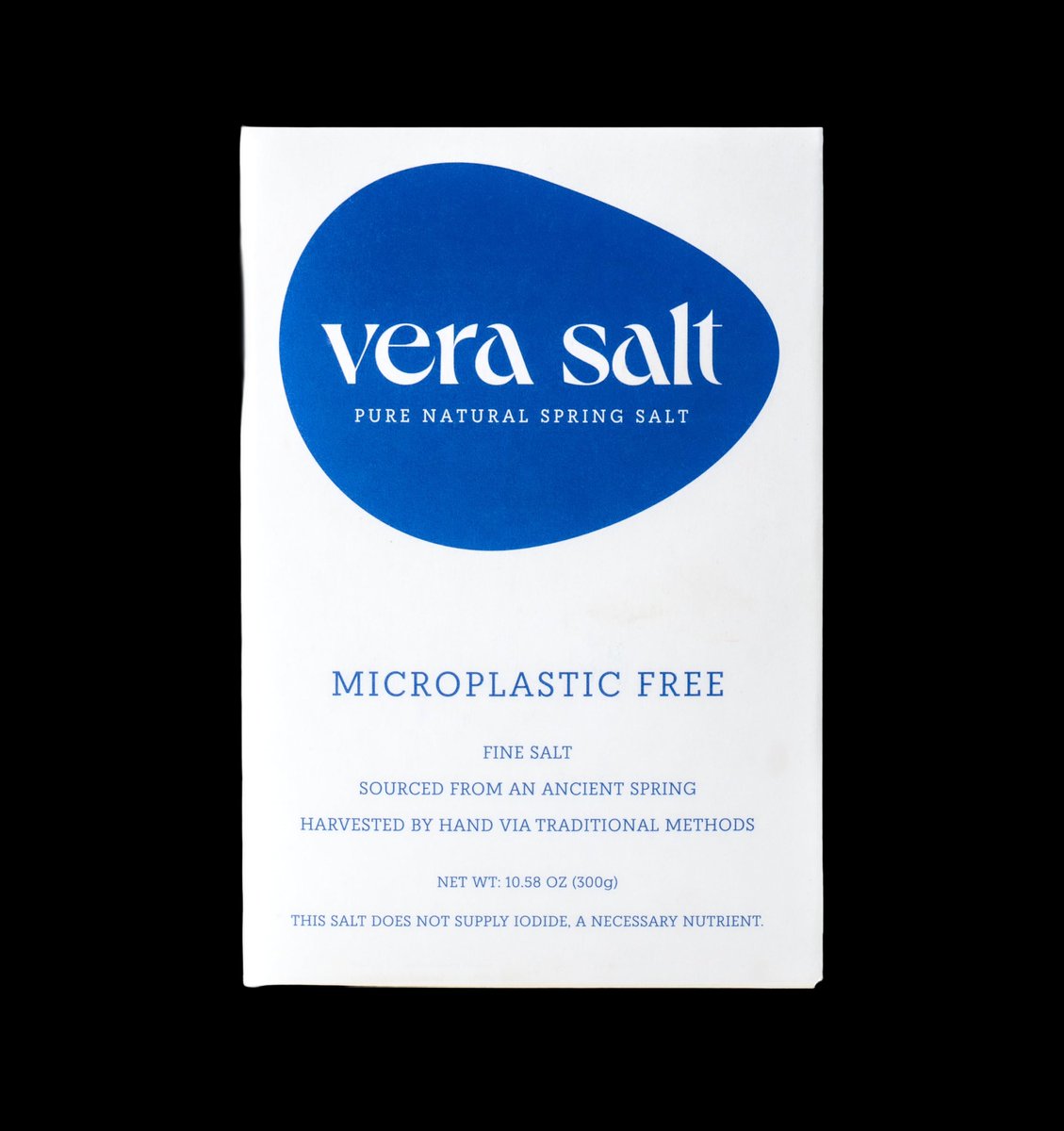 oasishealthapp's tweet photo. We tested Vera Salt ("microplastic-free") and found 64 microplastic particles per gram.

Vera's own lab ran non-detect. 

Vera used light microscopy (floor ~20 µm). We used LDIR laser imaging (floor ~15 µm) which scans every particle and confirms the polymer.

Different method, lots tested 14 months apart.

What we found:
- 59% polypropylene
- plus PVC, rubber, polyethylene, nylon, PTFE and 4 more
- most particles 15-40 µm, larger than the sub-20 µm range most readily absorbed by the gut

Heavy metals came back clean:
- Lead: non-detect
- Cadmium: non-detect
- Arsenic: non-detect
- Mercury: non-detect

For context: at a 1.5 g serving that's ~96 particles a day, a small contributor next to water, air and packaged food.

Vera score remains high on Oasis because metals are clean and the particles are too large to be readily absorbed.

No health authority has set an intake limit.

Full lab report on the Oasis app