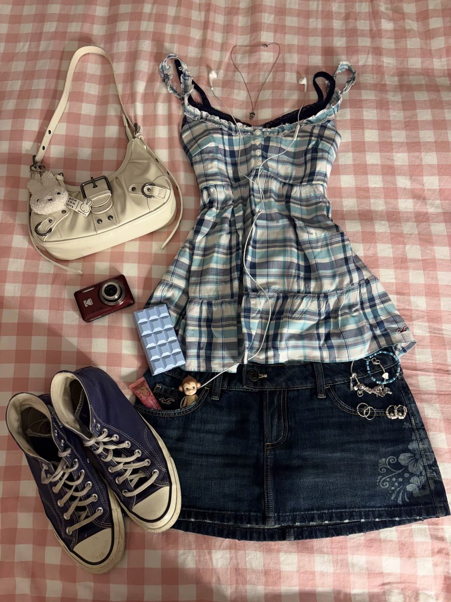 dollettelee's tweet photo. How Pinterest views you ˚.⋆꒰১ ໒꒱⋆.˚

❤︎clothing style 

❤︎hairstyle 

❤︎sweet food

❤︎salty food
#edrtwt #ricecaketwt #moothunt https://t.co/x27qzZyqmH