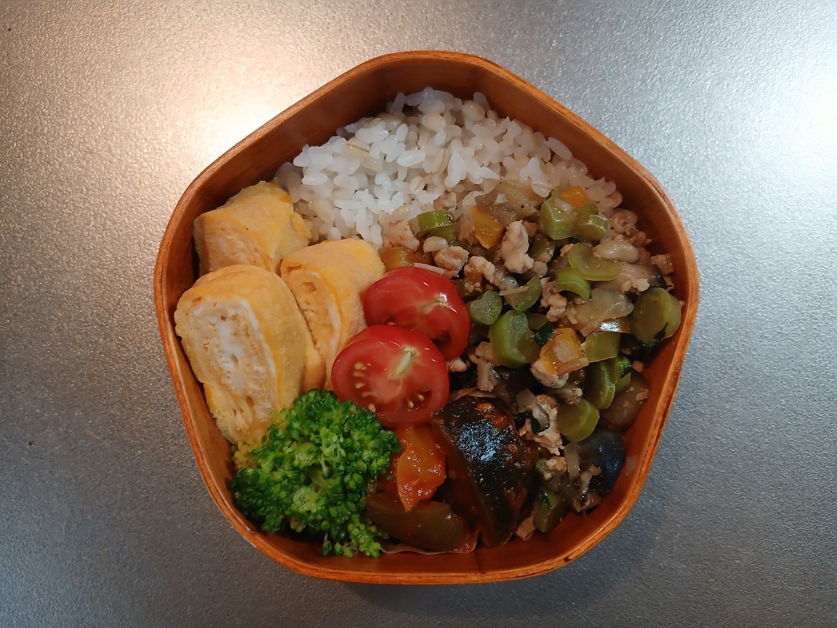 sinamo1219's tweet photo. 弁当、昨日と今日
#お弁当記録 https://t.co/RlIjm3Xk1o