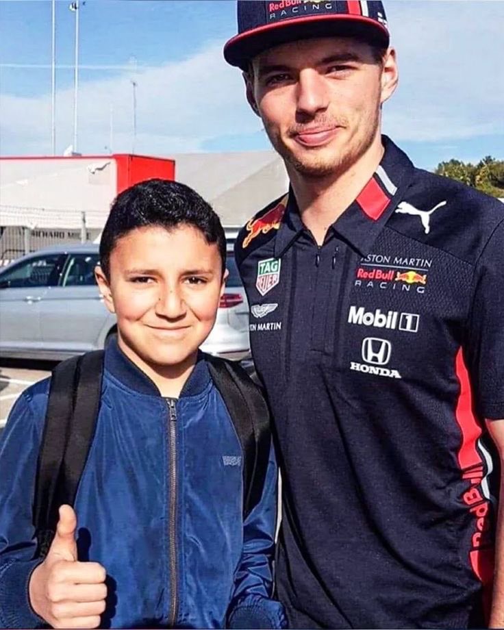 cantverstopim's tweet photo. Max was mother duck to the 2025 rookies long before they graduated to F1 btw https://t.co/v79hiTODmA
