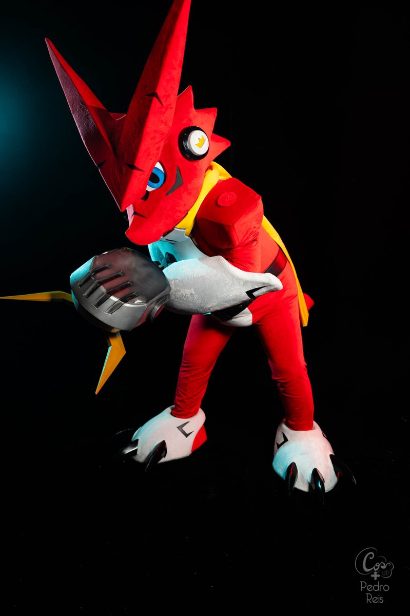 FlameTM_Oficial's tweet photo. More individual studio pics! - #animefriends2026 #Shoutmon #Digimon #DigimonXrosWars #cosplay #fursuit https://t.co/XKsbK4mXo6