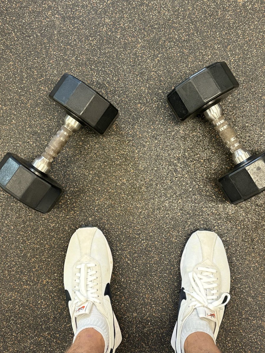 andrepickles74's tweet photo. Only non-flops Andre had before going to the gym today. Everyone is laughing and chanting faggot #selfdestruct https://t.co/0er3bCw43Y