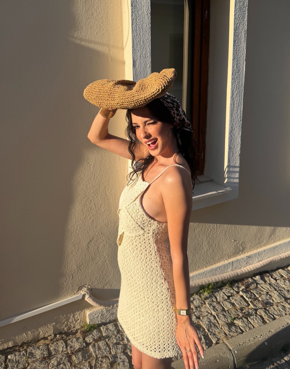 mahassinebrasil's tweet photo. O sol embrulhando tamanha beleza! ❤️‍🔥❤️‍🔥 Mahassine via com calma, você está linda demaissss. 🤌🏻

#MahassineMerabet https://t.co/tkzwKGuxSR