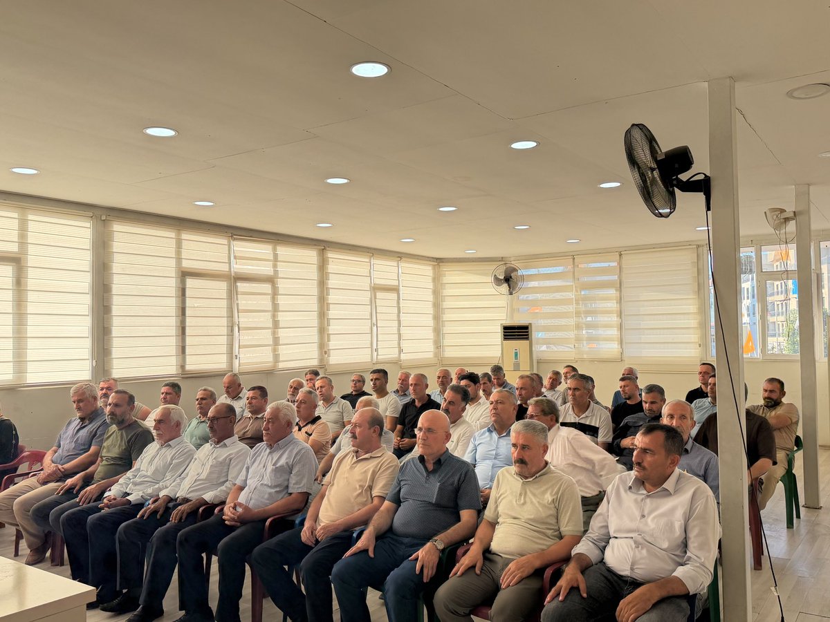 m_fatiholgun's tweet photo. 📍Merkez İlçe Danışma Meclisi 

AK Parti Adıyaman Merkez İlçe Başkanlığı olarak, İl Başkanımız Sayın Ekrem Çadır’ın katılımıyla; mahalle teşkilatlarımız, belediye ve il genel meclis üyelerimiz ile yönetim kurulu üyelerimizin iştirakiyle Daraltılmış Danışma Meclisi Toplantımızı büyük bir heyecan ve güçlü bir motivasyonla gerçekleştirdik.

Toplantımızda yeni üye çalışmalarımızı, üye ziyaretlerimizi ve sandık teşkilatlanmasına yönelik çalışmalarımızı kapsamlı bir şekilde değerlendirerek, önümüzdeki döneme ilişkin hedeflerimizi ve yol haritamızı istişare ettik.

Milletimize hizmet yolunda teşkilatımızın her kademesiyle aynı inanç, aynı heyecan ve aynı dava bilinciyle çalışmaya devam ediyoruz. Birlik ve beraberlik içerisinde, Türkiye Yüzyılı hedeflerimiz doğrultusunda durmadan, yorulmadan yol yürümeyi sürdüreceğiz.

Rabbim birlik ve beraberliğimizi daim eylesin, çalışmalarımızı hayırlara vesile kılsın.
@abuyukgumus @hakanaksu058 @farukaytek @avekremcadir