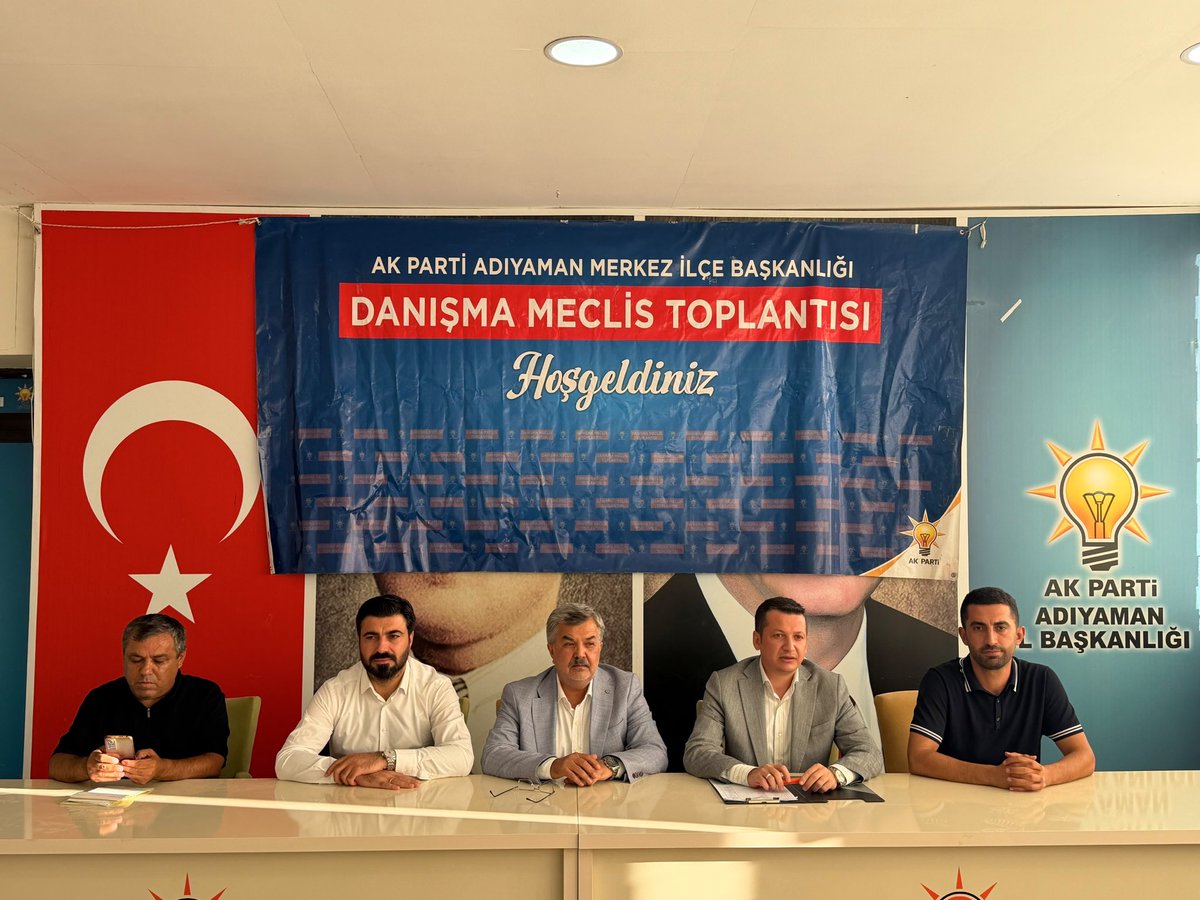 m_fatiholgun's tweet photo. 📍Merkez İlçe Danışma Meclisi 

AK Parti Adıyaman Merkez İlçe Başkanlığı olarak, İl Başkanımız Sayın Ekrem Çadır’ın katılımıyla; mahalle teşkilatlarımız, belediye ve il genel meclis üyelerimiz ile yönetim kurulu üyelerimizin iştirakiyle Daraltılmış Danışma Meclisi Toplantımızı büyük bir heyecan ve güçlü bir motivasyonla gerçekleştirdik.

Toplantımızda yeni üye çalışmalarımızı, üye ziyaretlerimizi ve sandık teşkilatlanmasına yönelik çalışmalarımızı kapsamlı bir şekilde değerlendirerek, önümüzdeki döneme ilişkin hedeflerimizi ve yol haritamızı istişare ettik.

Milletimize hizmet yolunda teşkilatımızın her kademesiyle aynı inanç, aynı heyecan ve aynı dava bilinciyle çalışmaya devam ediyoruz. Birlik ve beraberlik içerisinde, Türkiye Yüzyılı hedeflerimiz doğrultusunda durmadan, yorulmadan yol yürümeyi sürdüreceğiz.

Rabbim birlik ve beraberliğimizi daim eylesin, çalışmalarımızı hayırlara vesile kılsın.
@abuyukgumus @hakanaksu058 @farukaytek @avekremcadir