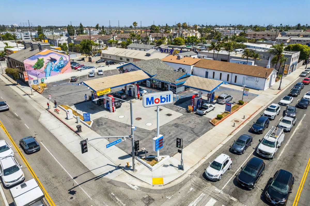 DroneVideos_com's tweet photo. We make it easy to showcase a high traffic location with high and low elevation aerial photos. We also offer recurring shoots and give our clients complete control over scheduling so you can rest assured your photos will be captured at peak times! Get $100 off your first order! https://t.co/0Zlwxr1O1y