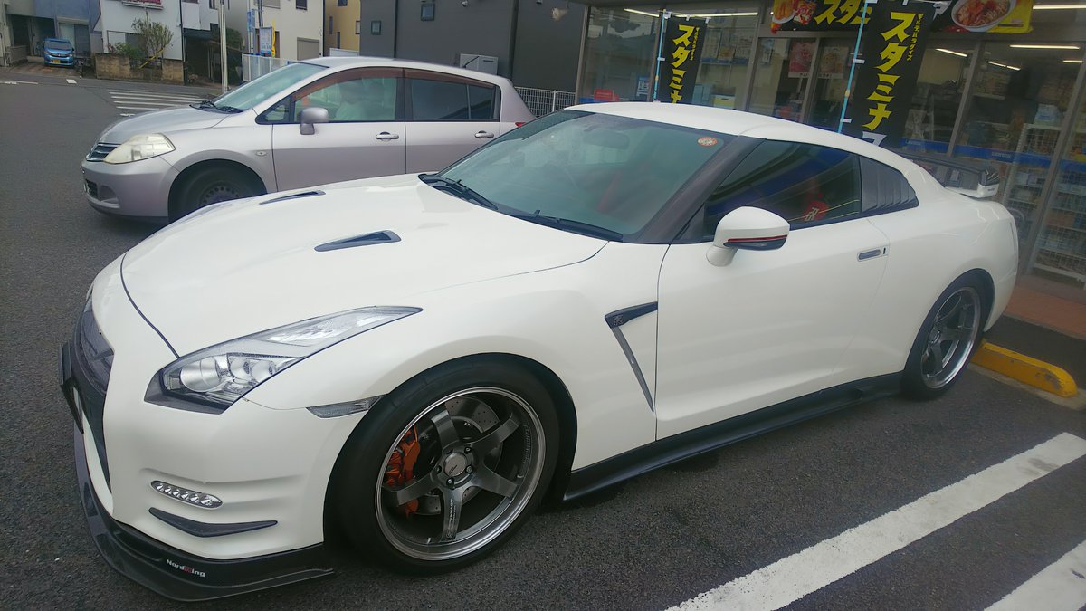 hide_CATERHAM's tweet photo. お は よ う ご ざ い ま す☀️
涼しさも  朝方まで  ⛱️
今日も健やか お変わりなく！🤗 https://t.co/FHQdMrPlEk