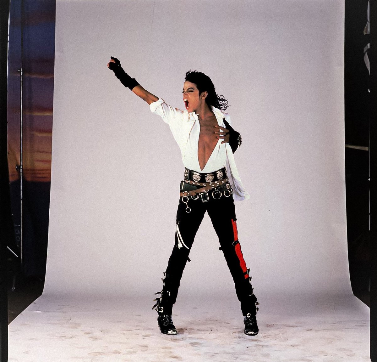 captaineomjjx's tweet photo. Michael Jackson, 1988 https://t.co/35FJ1J8Btq