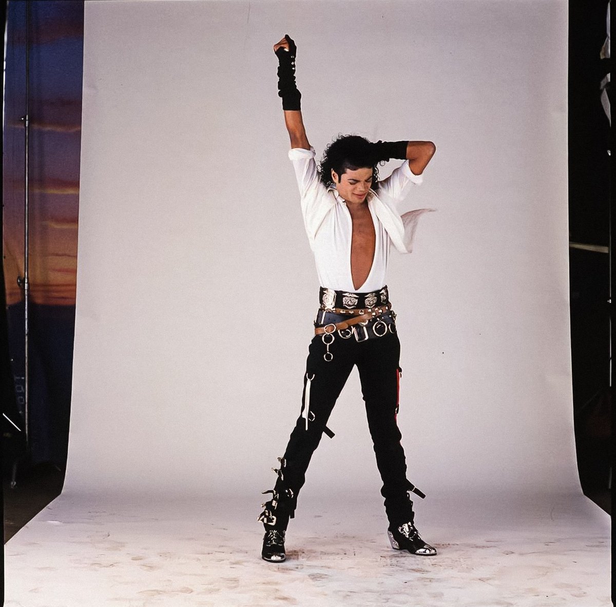 captaineomjjx's tweet photo. Michael Jackson, 1988 https://t.co/35FJ1J8Btq
