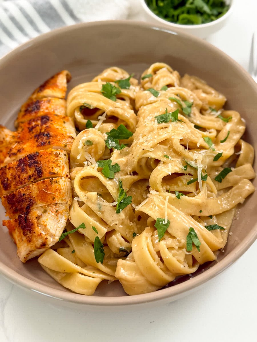 hermanathome's tweet photo. Chicken Fettuccine Alfredo

Find the recipe link in comments below!

This is my take on the classic creamy fettuccine with juicy, blackened chicken that tastes just like the restaurants. I like to keep it flavorful and simple enough to make on any weeknight. https://t.co/73XwdJMqlA