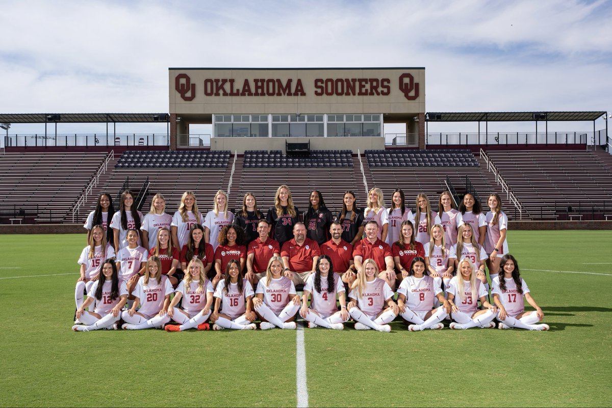 OU_WSoccer's tweet photo. Team 31 📸 

#BoomerSooner https://t.co/cUDMKP6hv6