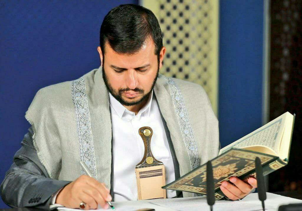 Diaa5__'s tweet photo. تأمّلوا ...

في عام ٢٠١٨ خاطب السيد القائد عبد الملك الحوثي (محمد بن سلمان) وقال له :
عندما يكون البحر معك!
والجو معك!
والبر معك!
والمال معك!
والبترول معك!
والمرتزقة معك!
وأمريكا وإسرائيل وفرنسا وبريطانيا وتحالف الدول العربية معك..

ولم تنتصر!!!

فاعلم علم اليقين أن الله ليس معك. https://t.co/lTL7qpQ3Cw
